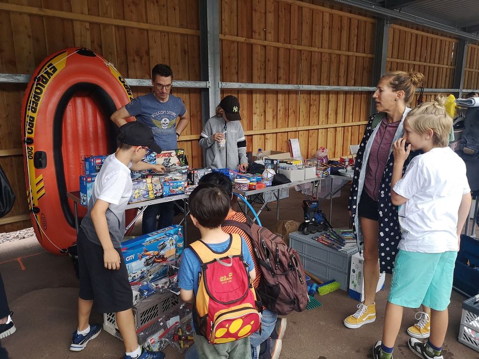 Kleine und große Verkäufer haben Gelegenheit, ihre nicht mehr genutzten Schätze zu verkaufen.