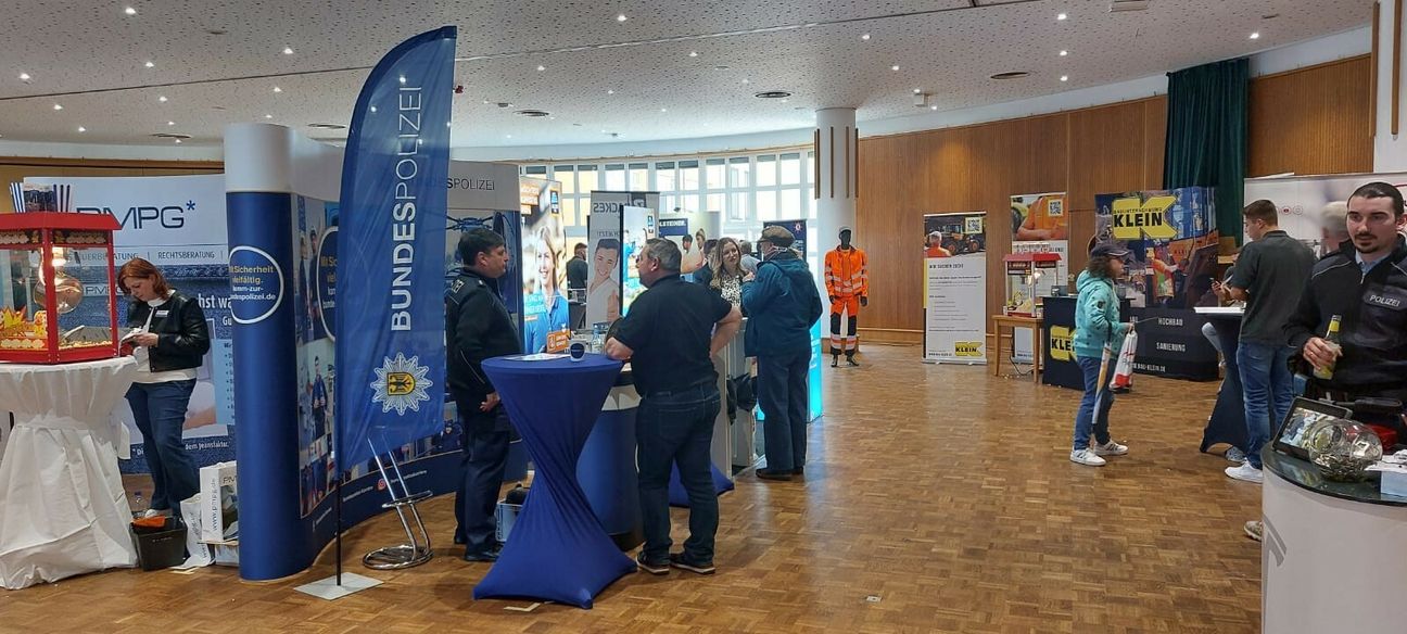 Große Vielfalt bei den Ausstellern: Auch die Bundespolzei war vor Ort.