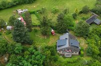 Die Wasserversorgung aufzubauen und aufrecht zu erhalten war eine der großen Herausforderungen der Waldbrandübung, bei der ein Übergreifen der Flammen auf Haus Rheinberg verhindert werden sollte.
