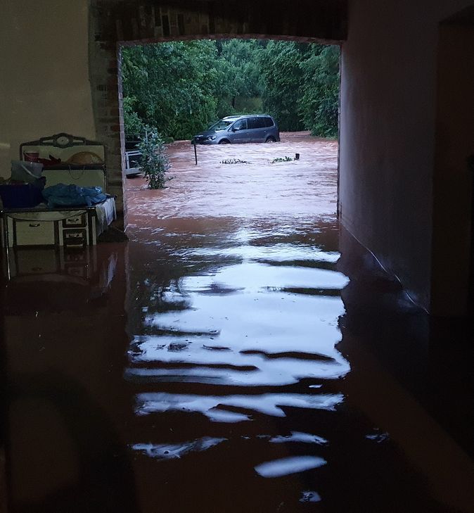 Viele im Stadtgebiet Mechernich haben Hab und Gut in den Fluten des „Starkregens“ von Mittwoch auf Donnerstag verloren. Nach Lage der Dinge gehört keines der Dutzenden Todesopfer und Vermissten dazu… Foto: Manfred Lang/pp/Agentur ProfiPress