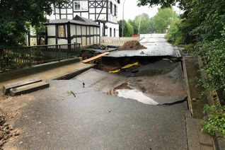 Auch in Satzvey hat das Hochwasser schwere Schäden angerichtet. Foto: Scholl