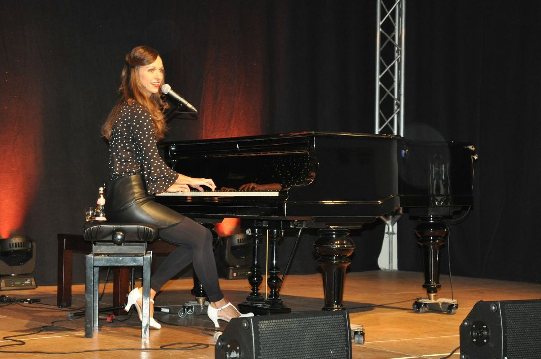 "Heimspiel" für die Kabarettistin und Musikerin.