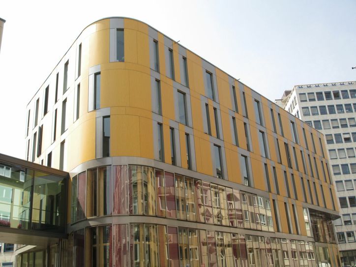 Wer neuer Chef im Haus der Städteregion, darüber entscheiden die Bürger am Sonntag, 4. November. Foto: Trebschuh