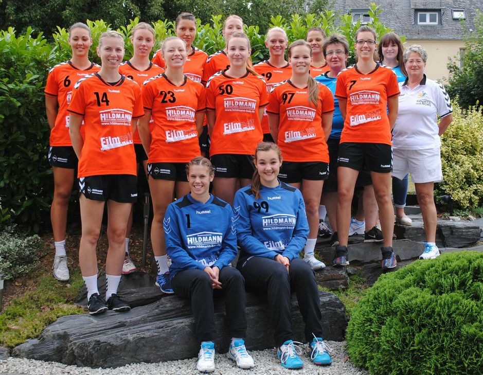 v.l.n.r: hintere Reihe:  Anni Frank, Meike Frank, Dunja Jost, Melanie Endel, Aline Herrmann, Karin Reuter, Linda Geißler-Sülze (Co-Trainerin und Betreuerin), Dana Kirst (Zeitnehmerin)