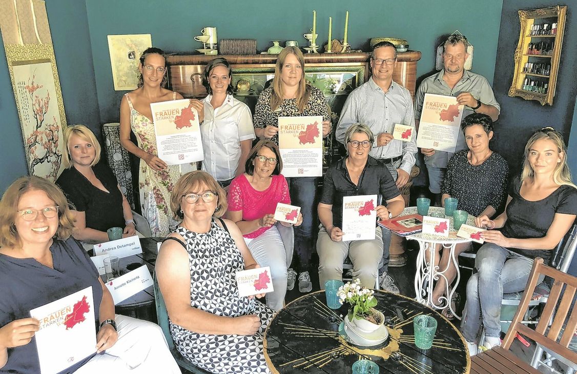 Im Café Fabric Schmieder in Kuchenheim wurde das umfangreiche »Frauen-Power«-Programm vorgestellt.