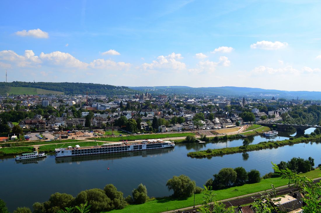 Schön hier... das finden auch die internationalen Gäste an der Mosel. Foto: Neumann