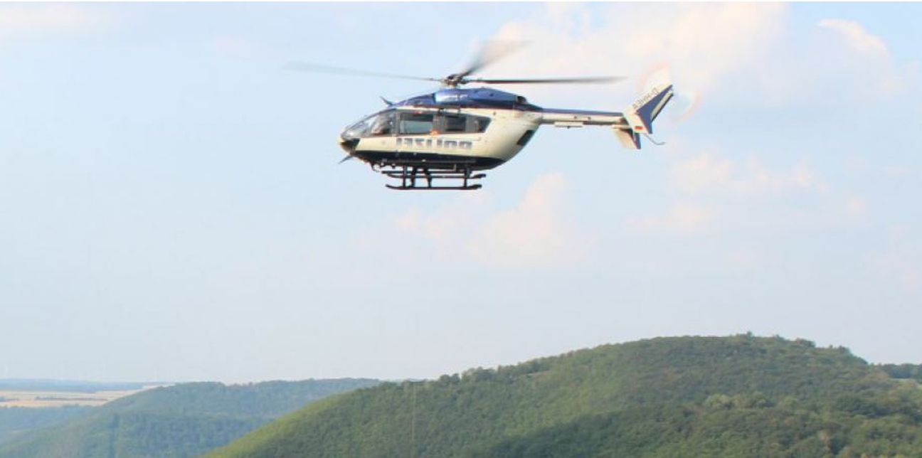 Auch ein Polizeihubschrauber war gestern an der Suche beteiligt.