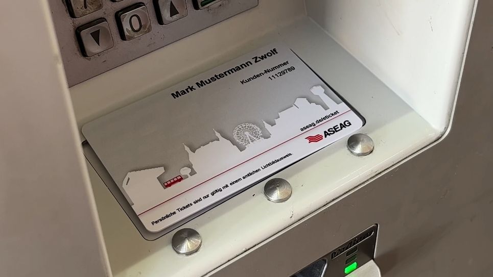 Die meisten Schulträger in der Städteregion Aachen stellen anspruchsberechtigen Schülerinnen und Schülern für das kommende Schuljahr das Deutschlandticket zur Verfügung. Foto: ASEAG