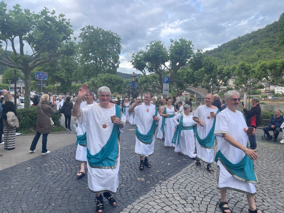 Zahlreiche Ehrengäste und Weinmajestäten kamen am Abend zur Eröffnung der Mosel-Wein-Woche in Cochem.