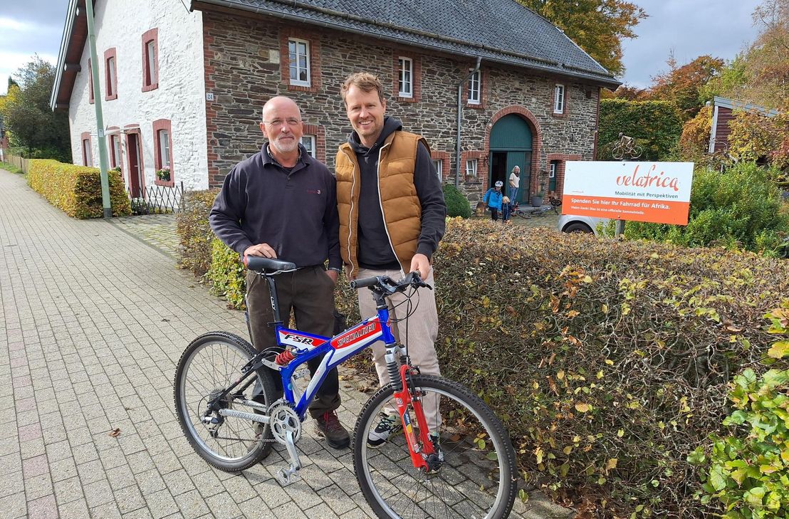 Christoph Mertens sammelt für den Verein »Velafrica« ausrangierte Fahrräder, die die Mobilität andernorts erhöhen - mit positiven Folgen für den Zugang zu Bildung, Arbeit oder Gesundheitssystem. Dafür nutzt er den »Tag des Rades« in Kalterherberg.