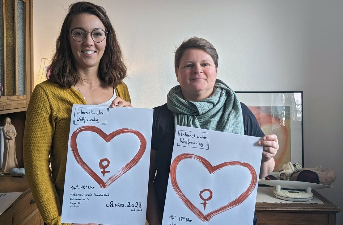 Am Weltfrauentag öffnet die Hebammenpraxis in Simmern ihre Türen: Das Team um Annika Frank (links) und Anika Jacot freuen sich auf viele Gäste.
