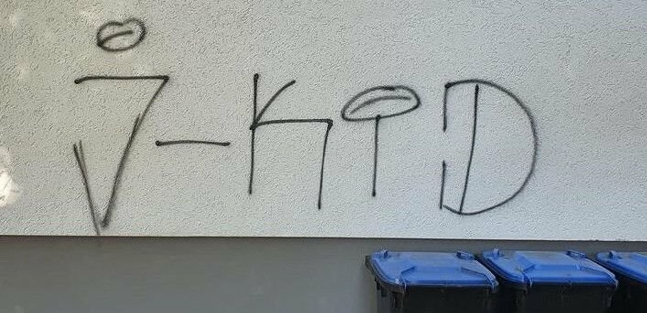 Graffiti an einem Haus in Jünkerath.