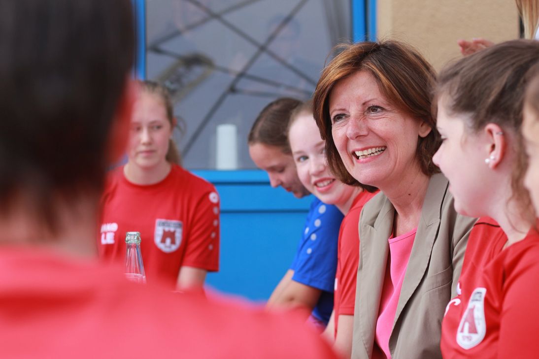 Ministerpäsidentin Malu Dreyer in Bitburg. . .