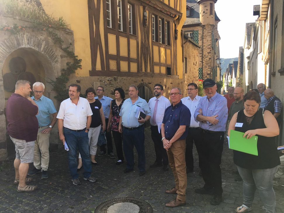 Die Jury im Wettbewerb "Unser Dorf hat Zukunft" besuchte den Moselort Bruttig-Fankel.