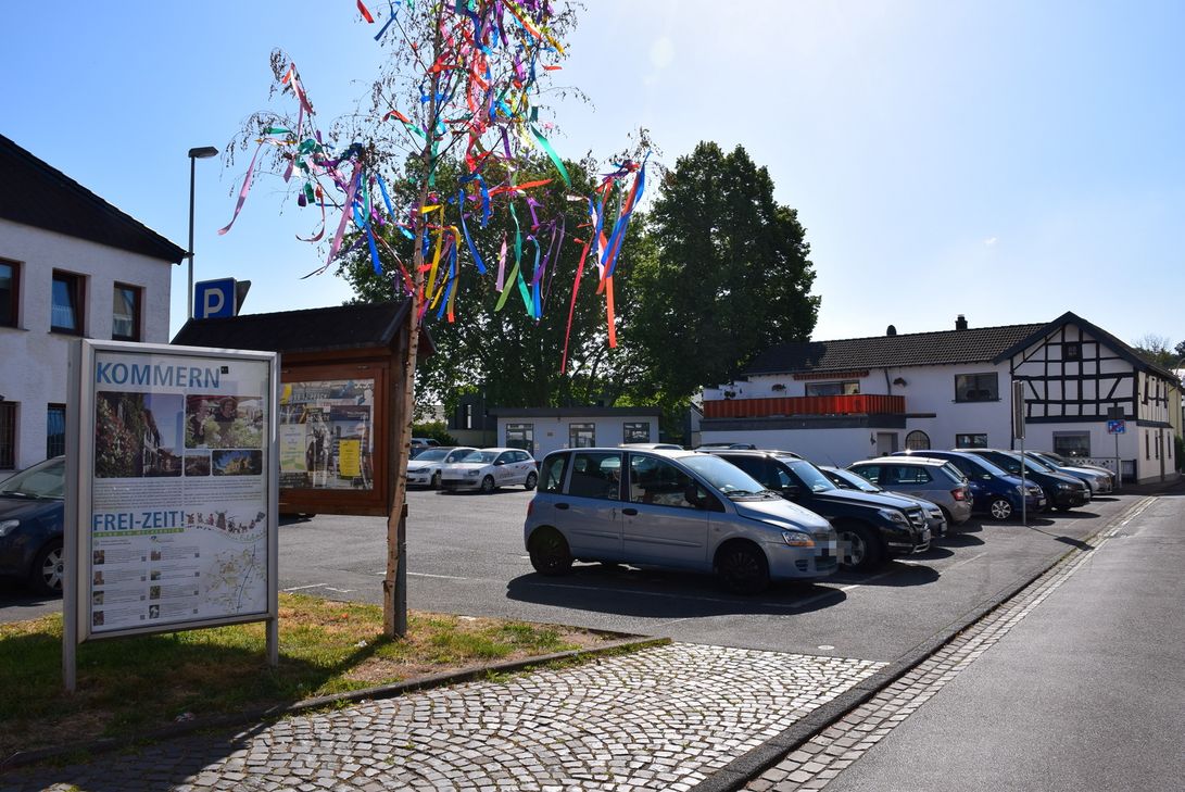 Der Arenbergplatz ist jetzt schon gesperrt. Autofahrer werden gebeten, die Parkplätze an der nahegelegenen Bürgerhalle zu nutzen. Foto: Kirsten Röder/pp/Agentur ProfiPress
