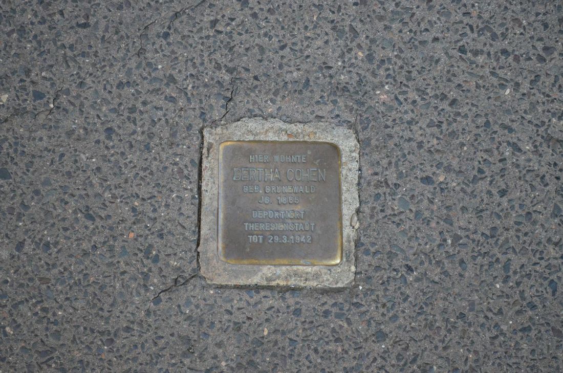 Stolpersteine: Dezentrale Mahnmale für Nazi-Opfer in Trier und der Region – eingelassen in das Straßenpflaster des letzten Wohnorts. Weitere Infos unter www.stolpersteine.eu