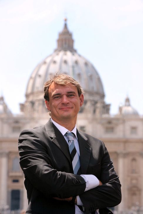 Bestseller-Autor und Vatikan-Kenner Andreas Englisch wird den Lit.Eifel-Besuchern am Mittwoch, 15. März, um 19.30 Uhr einen überaus spannenden Blick hinter die Kulissen des Kirchenstaates gewähren. Foto: Musacchio & Ianniello