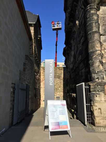 Standgerüst Zugangsbereich zwischen Porta und Simeonstift. Foto: LBB