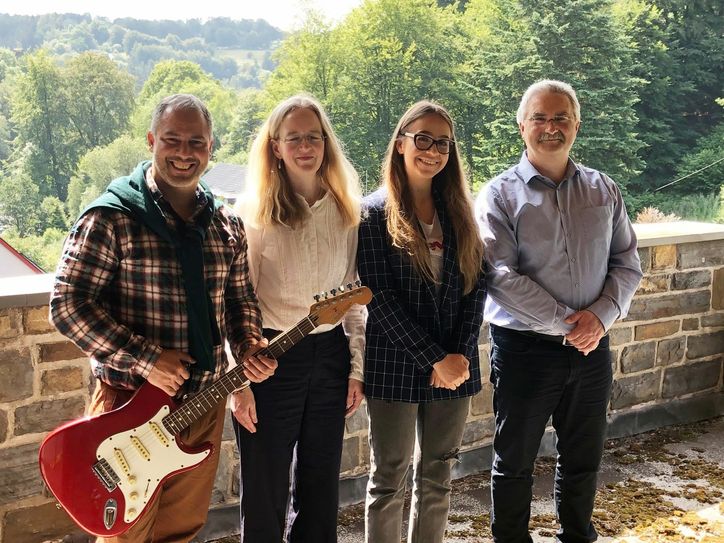 Harry Brandt, Leiter der Musikschule Monschau, mit drei neuen Lehrern (v.l.): Ramon Auler, Tatjana Kronau und Karolina Dzikow. Foto: T. Förster