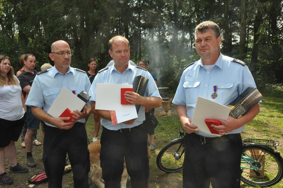 Die ausgezeichneten Feuerwehrmänner (v. l.): Alfred Willems, Daniel Dreis und Thomas Kerpen.