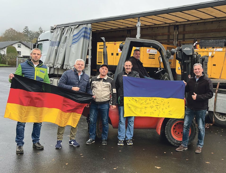 Aus Ulmen in die Ukraine: Vier große Dieselgeneratoren gehen auf Reisen.