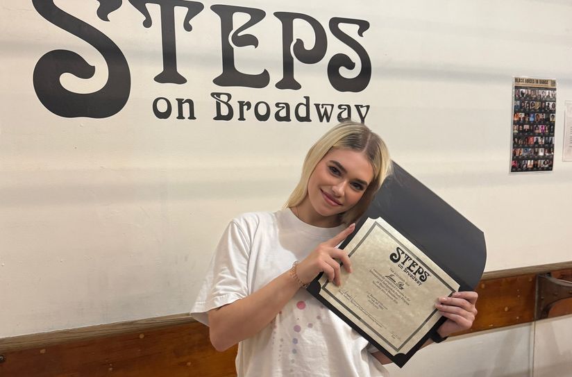 Das kleine Foto zeigt ihr Zertifikat des Besuchs im Tanzstudio »Steps on Broadway« in New York.