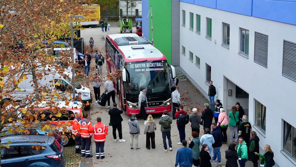 Mannschaftsbus des FC Bayern Basketball