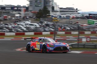 Max Verstappen feierte zunächst, später wurde das Fahrzeug disqualifiziert.