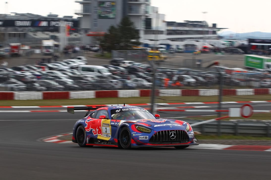 Max Verstappen feierte zunächst, später wurde das Fahrzeug disqualifiziert.