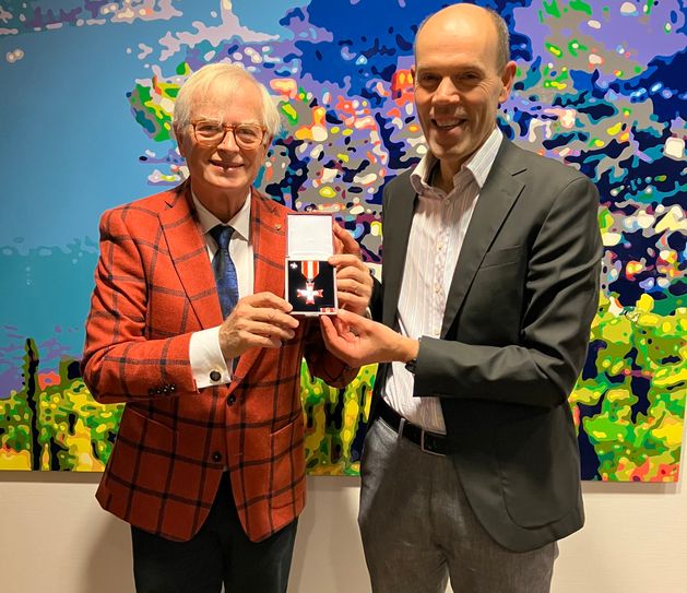 Der Kreisausschuss verabschiedete den Leitenden Notarzt Dr. med. Georg Brenner ehrenvoll.