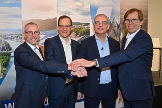 V.l.: Der Vorstand der VR Bank RheinAhrEifel e.G.: Matthias Herfurth, Markus Müller (stellv. Vorstandsvorsitzender), Sascha Monschauer (Vorstandsvorsitzender) und Michael C. Kuch.