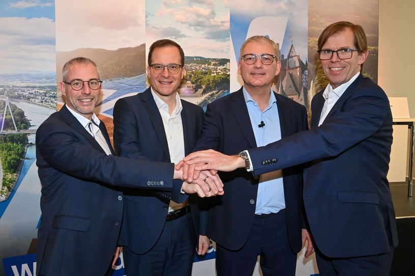 V.l.: Der Vorstand der VR Bank RheinAhrEifel e.G.: Matthias Herfurth, Markus Müller (stellv. Vorstandsvorsitzender), Sascha Monschauer (Vorstandsvorsitzender) und Michael C. Kuch.