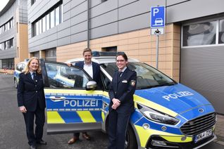 Gabriele Mälchers (v.li.), Markus Ramers und Annika Meister präsentierten die Verkehrsunfallstatistik 2025 im Kreis Euskirchen.