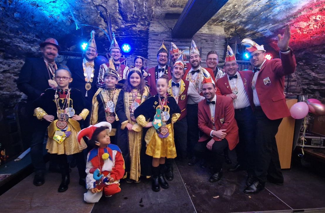 Närrische Machtübernahme im Oberweseler Ratskeller.