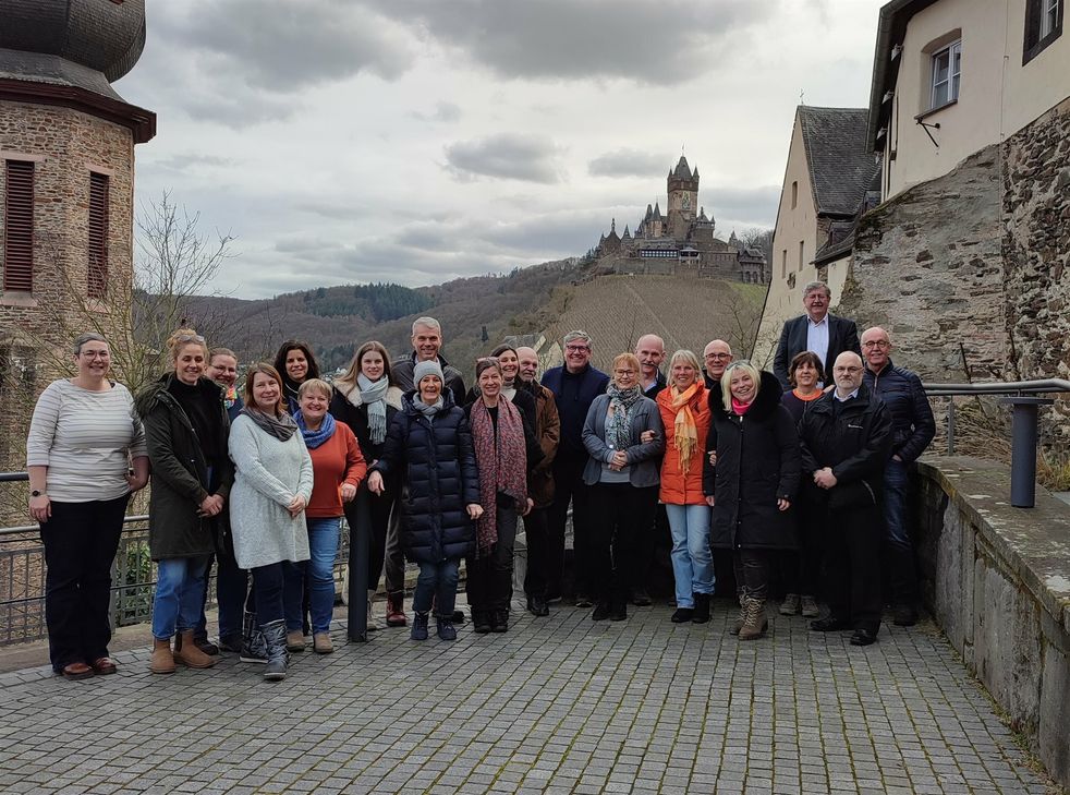 20 Gästeführerinnen und -führer absolvierten die Prüfung 2023.