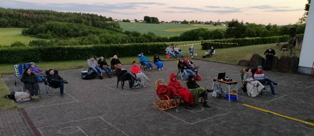 Mit Abstand konnte das Open-Air-Kino genossen werden.