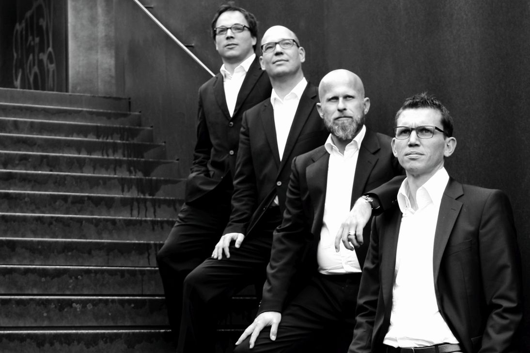 Am Dienstag, 22. Dezember, 19 Uhr, findet ein festliches Weihnachtskonzert mit dem Vokalquartett DurAkkord unter dem Motto "Friede auf Erden" in St. Irminen statt. Die vier Sänger laden dazu ein, die zu Ende gehende Adventszeit musikalisch ausklingen zu lassen. Der Eintritt ist frei; eine Spende ist willkommen. Foto: FF