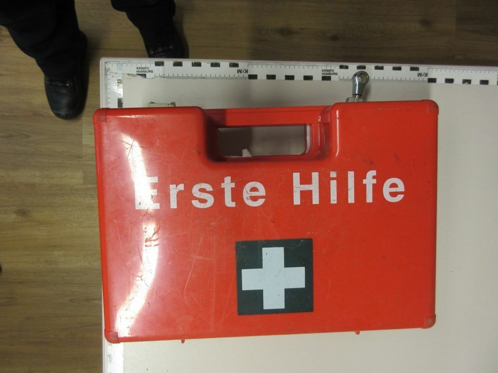 In diesem Erste-Hilfe-Koffer war die Attrape versteckt. Foto: Polizei