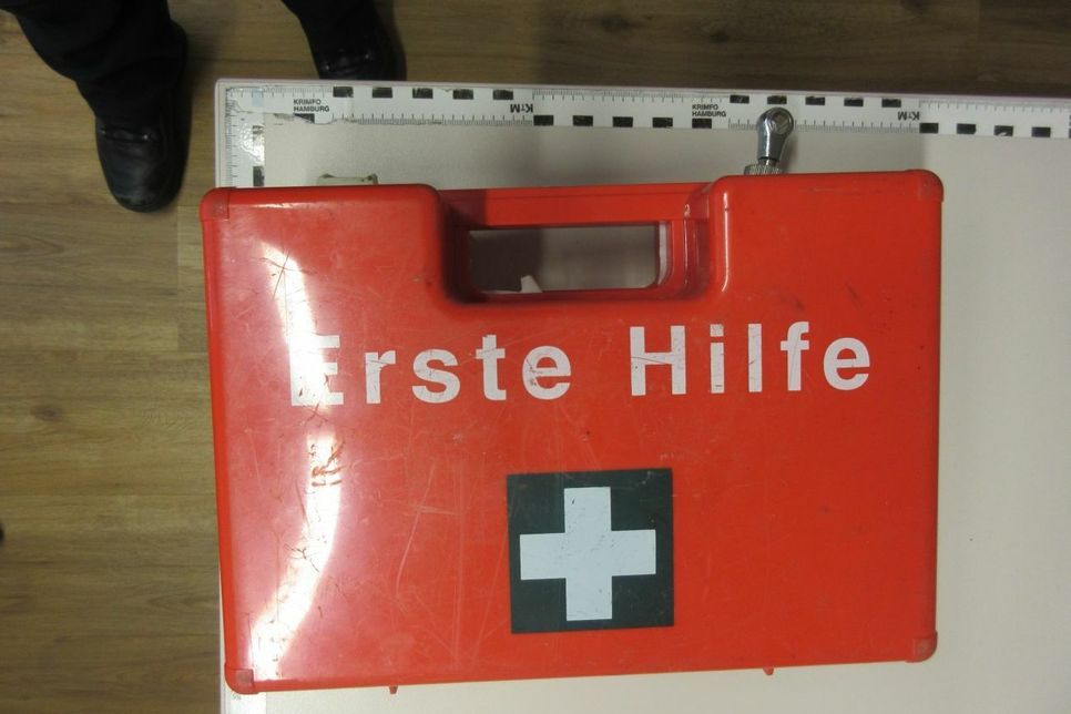In diesem Erste-Hilfe-Koffer war die Attrape versteckt. Foto: Polizei