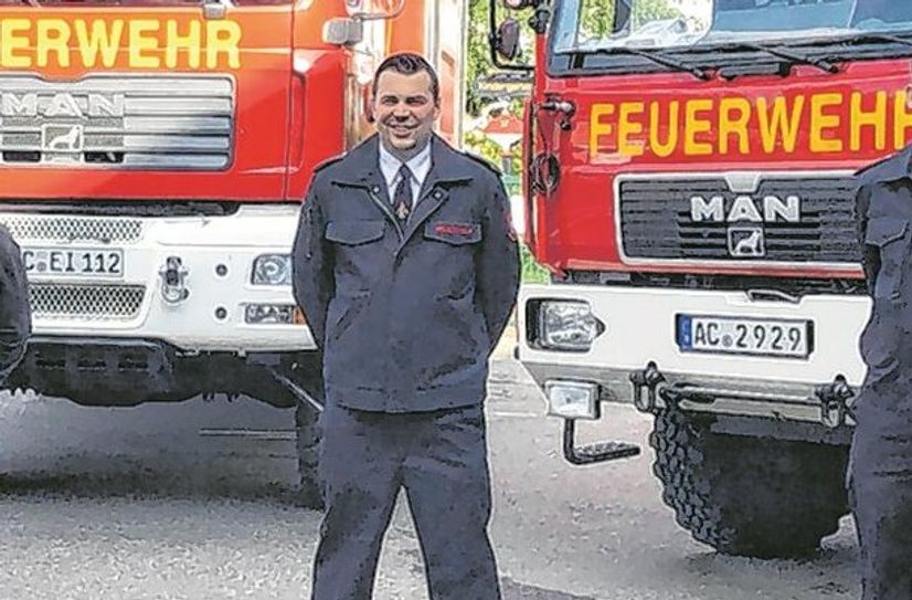 Unter Leitung von Carsten Nießen präsentiert sich die Eicherscheider Löschgruppe, die 120-jähriges Bestehen feiert. Foto: Archiv/Fö