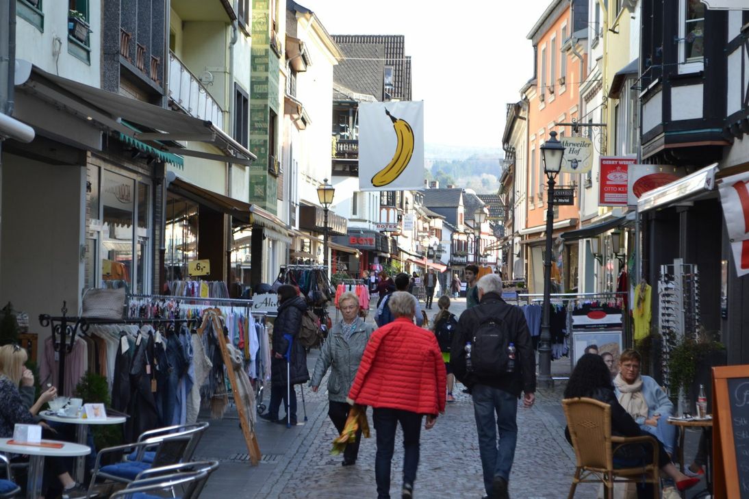 Endlich wieder Betrieb in der Stadt, ein vernünftiges Konzept und eine verlässliche Perspektive wünscht sich der Einzelhandel nicht nur in Ahrweiler. Archivfoto: Mager
