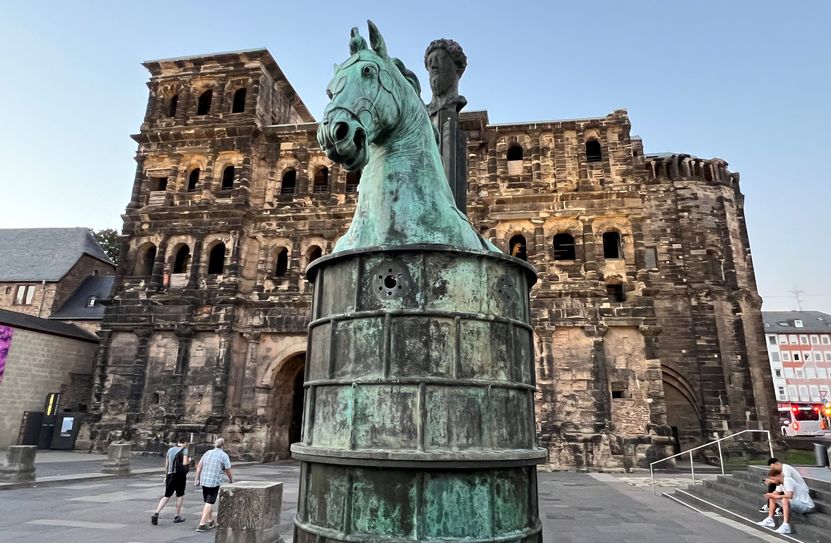 Reiterstatue Marc Aurels vor der Porta Nigra