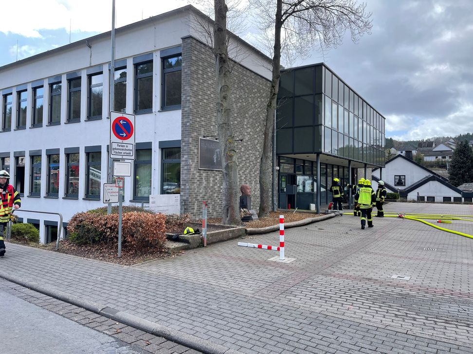 Die Feuerwehr Adenau war am Gymnasium im Einsatz.