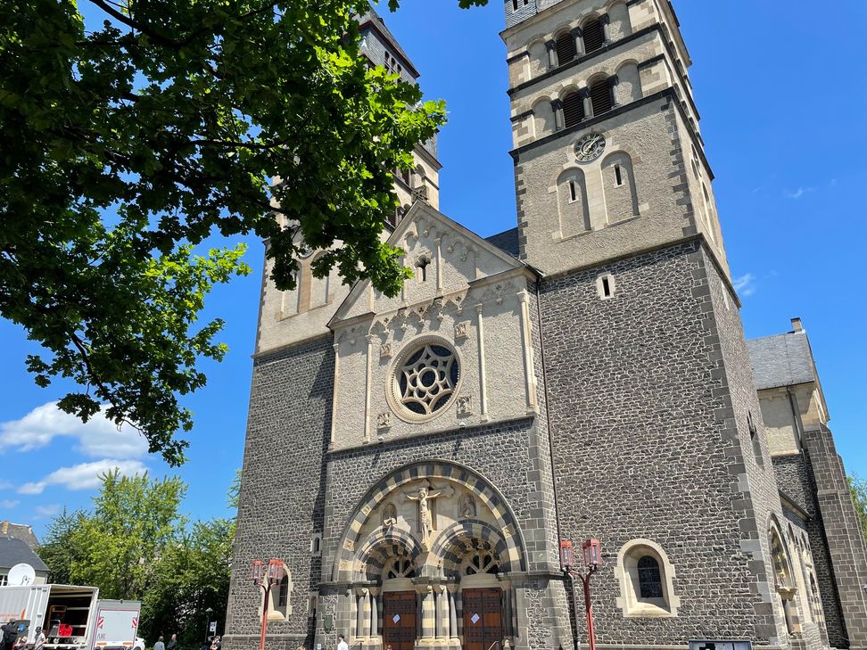 Der Fernsehgottesdienst wird aus Herz-Jesu gesendet.
