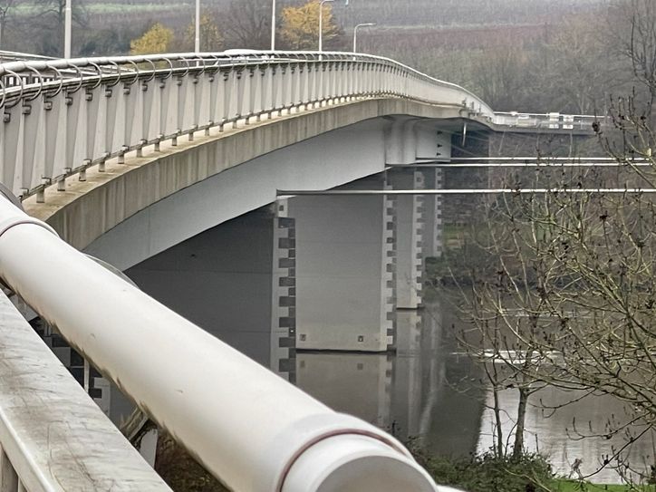Die Brücke zwischen Senheim und Senhals ist derzeit gesperrt.