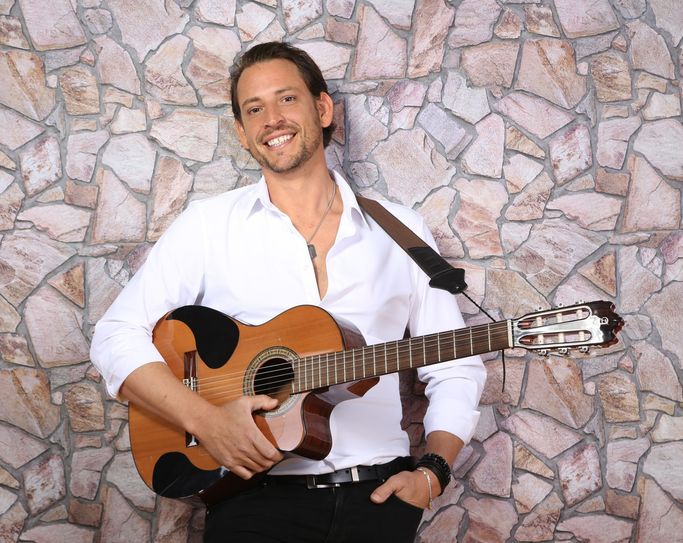 Daniel Muñoz spielt am 7. Juni in Frei-Laubersheim zugunsten der Sophia-Kallinowsky-Stiftung.