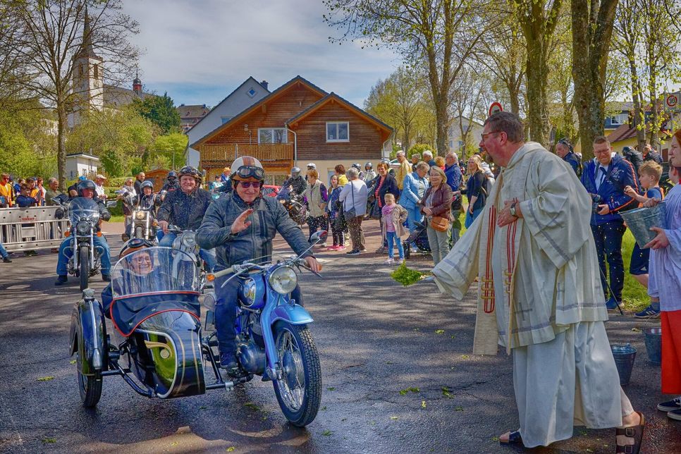 Das Event für Biker: Die Motorradwallfahrt in Klausen.