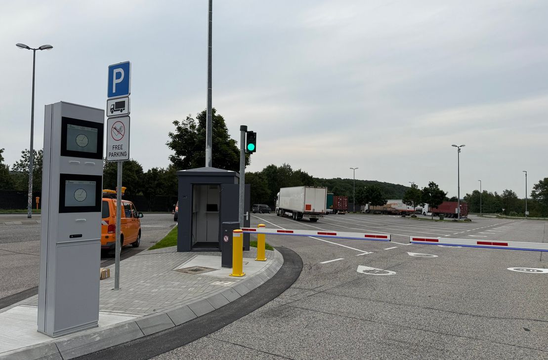 Das Telematik-Parksystem an der Rastanlage Hunsrück West startet wurde in Betrieb genommen.