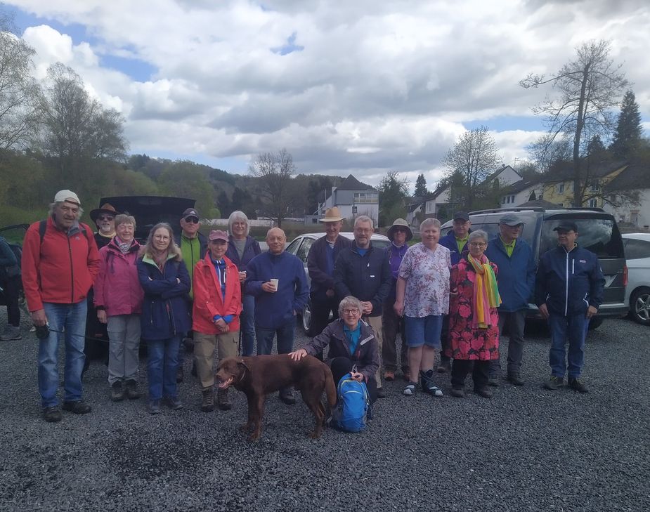 Zu einer gemeinsamen Wanderung auf dem Mühlsteinweg kamen die Ortgruppen Ulmen und Müllenborn zusammen.