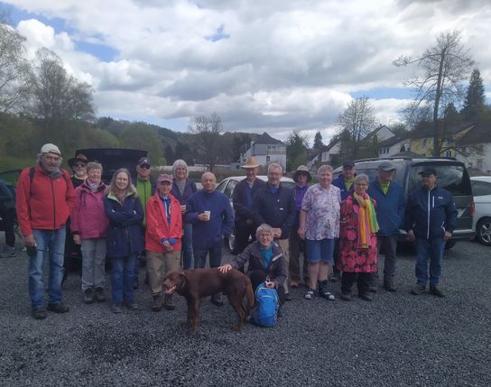 Zu einer gemeinsamen Wanderung auf dem Mühlsteinweg kamen die Ortgruppen Ulmen und Müllenborn zusammen.